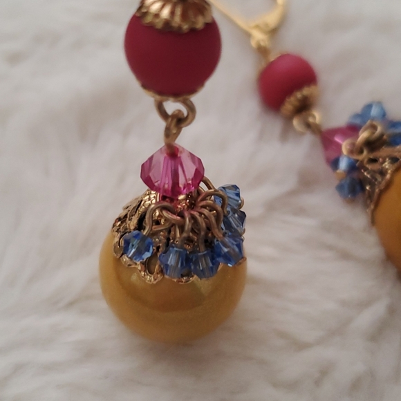 Cache Drop Earrings NWOT! - Picture 4 of 8